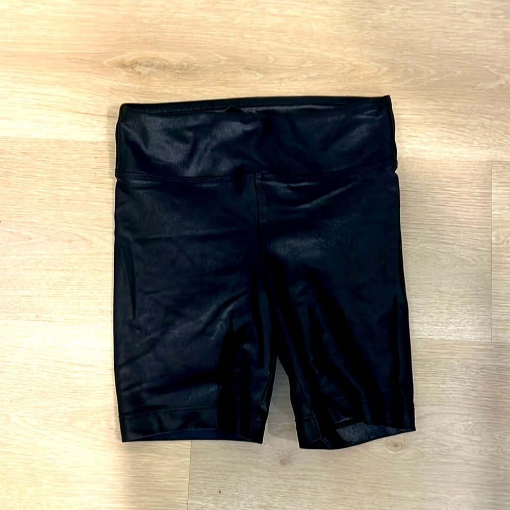 NWT Koral biker shorts